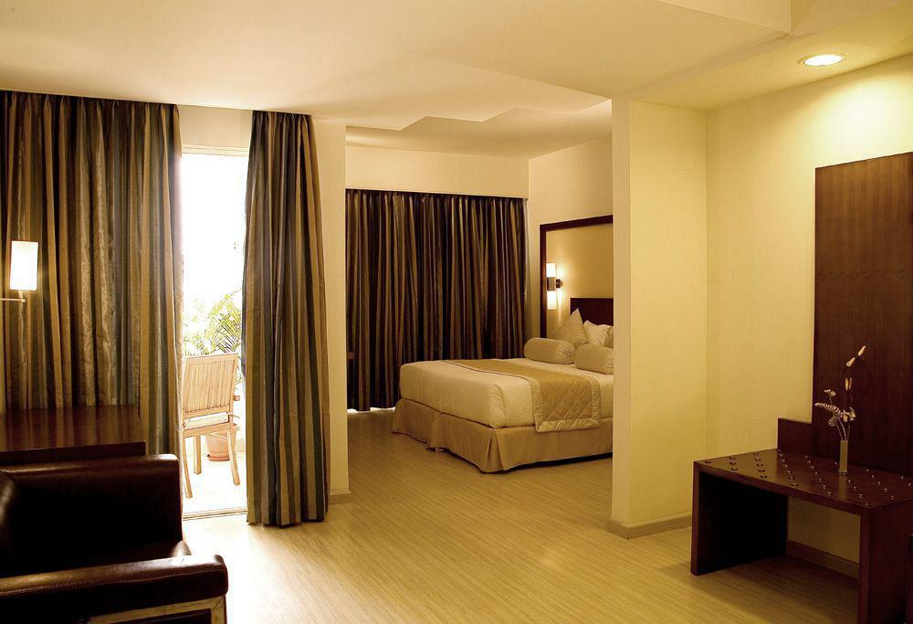 Hotel Evoma à Bangalore Extérieur photo